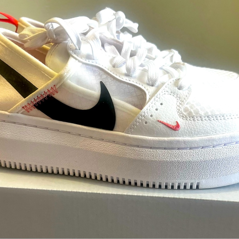 Nike Mesh Platform Air Force One’s